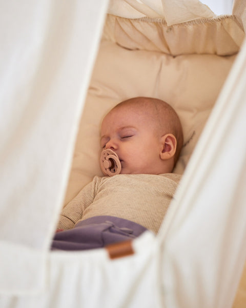 Din babys søvnhjul når alderen er 6-7 måneder