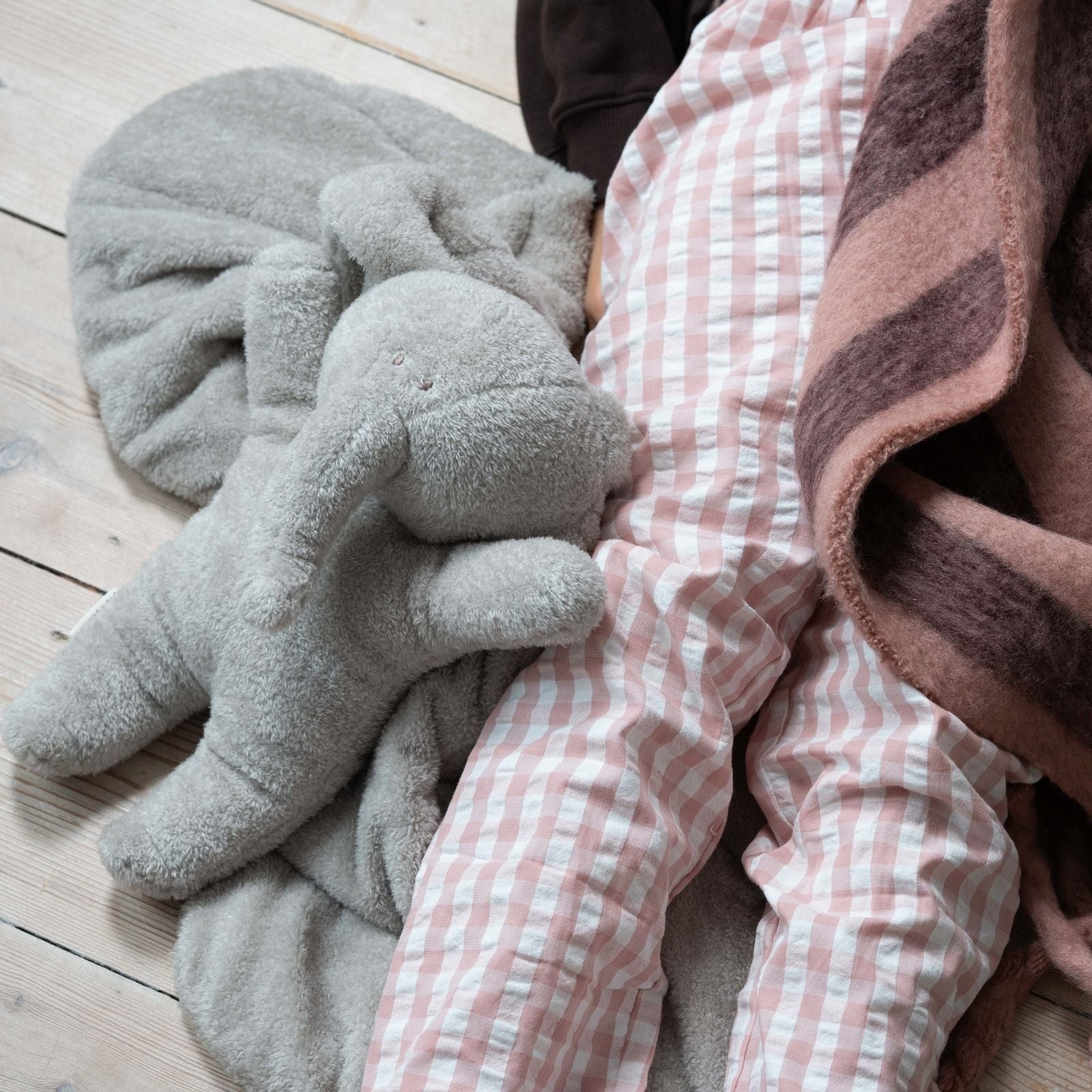 Warm & Weight Plush Magma01 Large