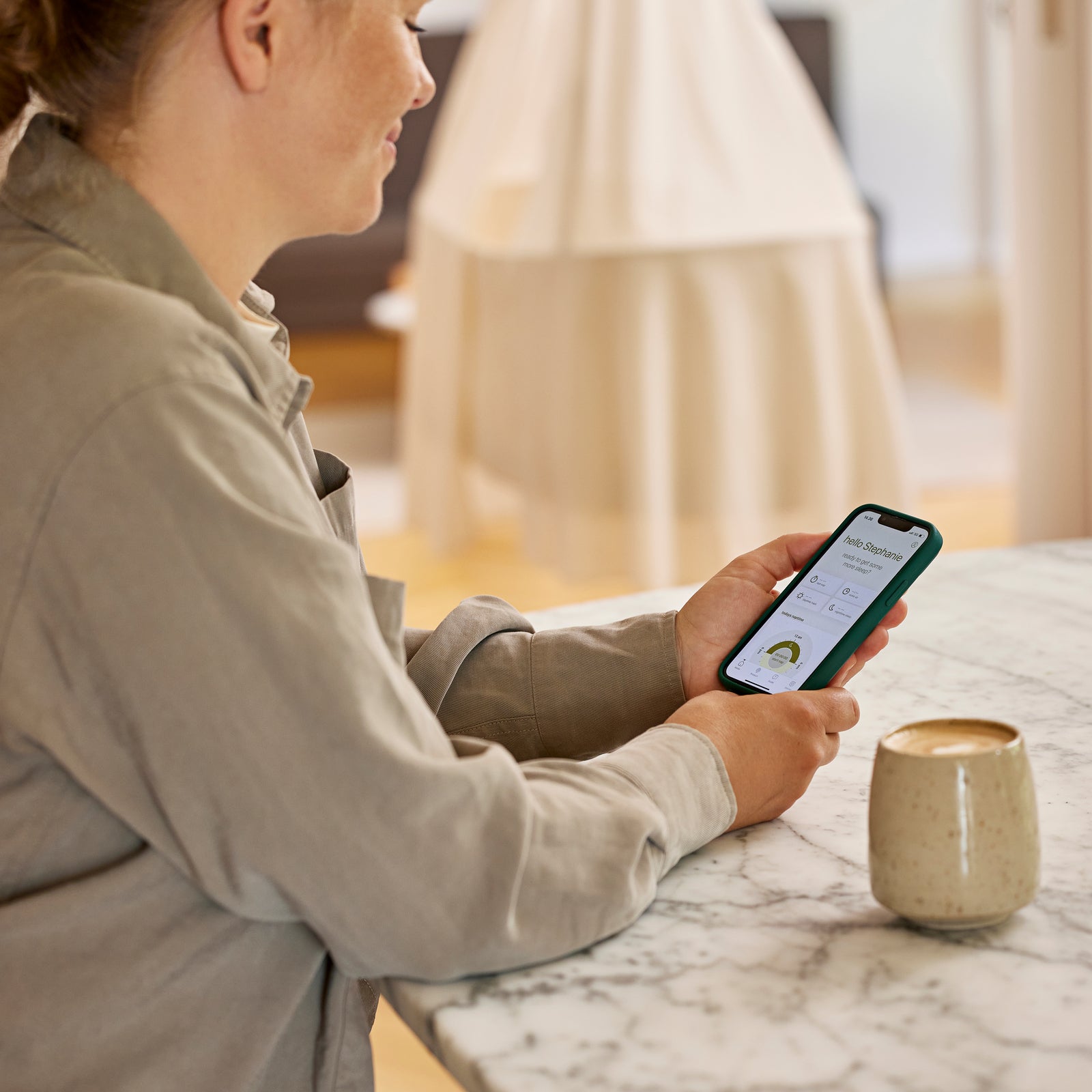 Vugge med vuggemotor og veggstativ